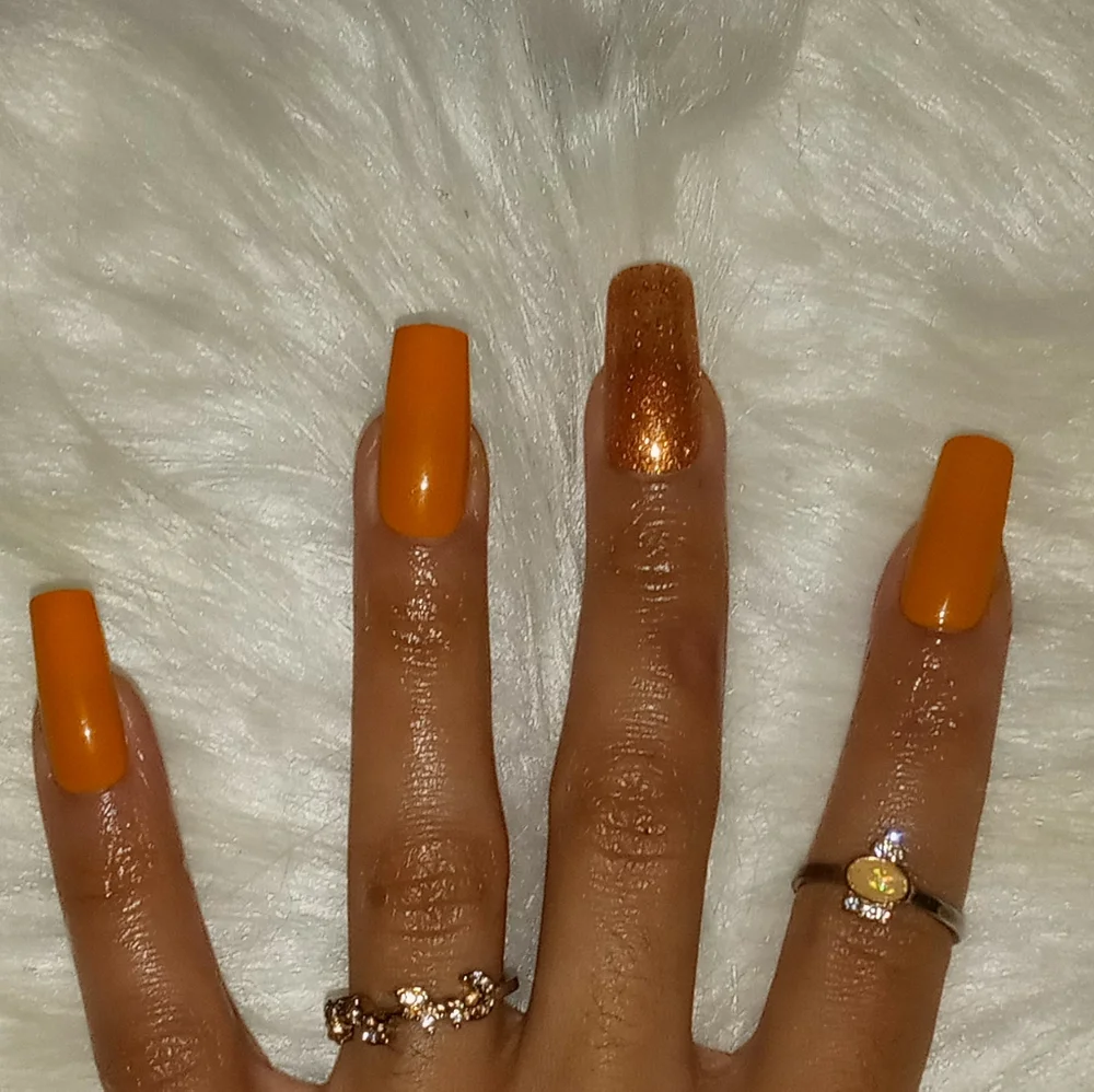 10pcs Medium Square Orange with Orange Glitter Accent Press on Nails